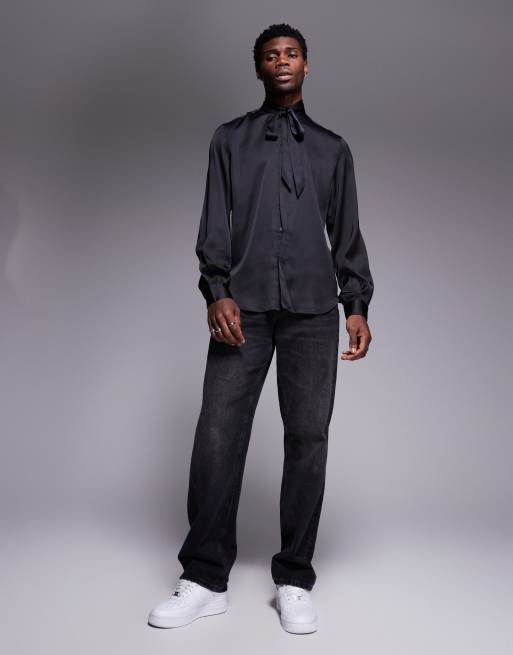 ASOS DESIGN Camicia in raso allacciata al collo con maniche a campana ASOS