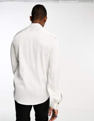 Camicia in raso con manica a campana e scollo serafino bianco sporco - ASOS DESIGN Camicia donna  - immagine3