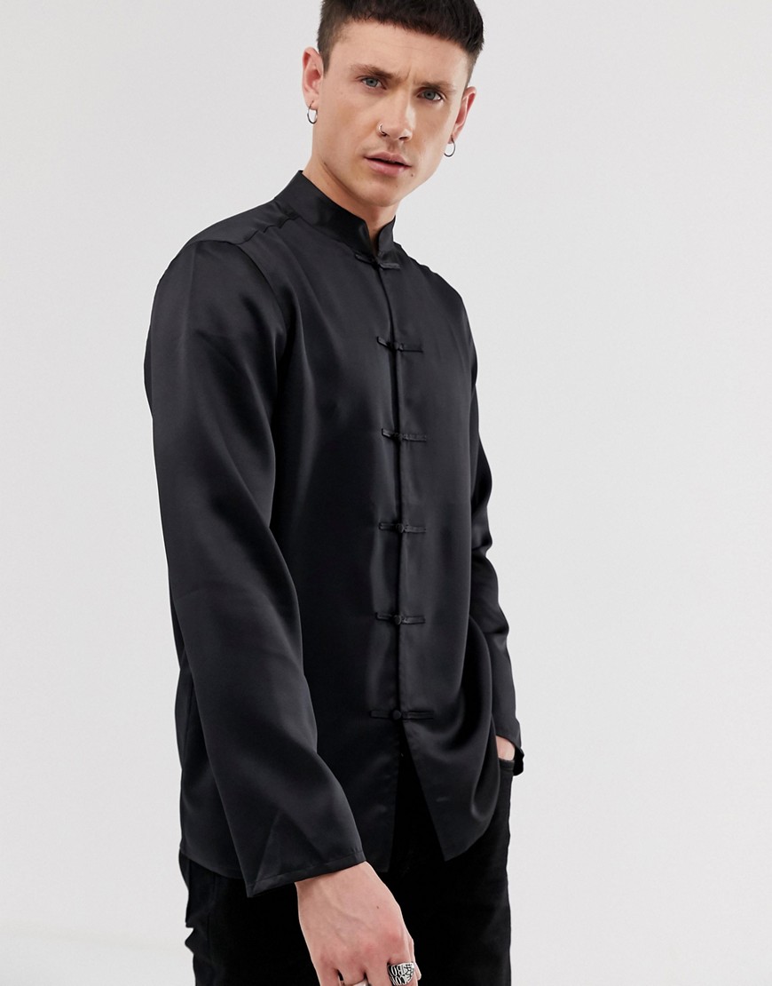 ASOS DESIGN - Camicia in raso nera con colletto alla coreana vestibilità classica-Nero