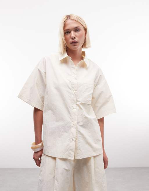 ASOS DESIGN - Camicia in tessuto tecnico color crema con schiena scoperta in coordinato