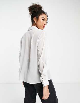 Camicia morbida con volant sul davanti color avorio-Bianco - ASOS DESIGN Camicia donna  - immagine1