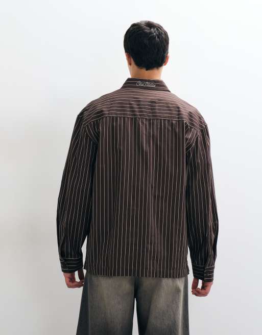 ASOS DESIGN camicia oversize a righe con ricamo sul colletto marrone, 3 di 5