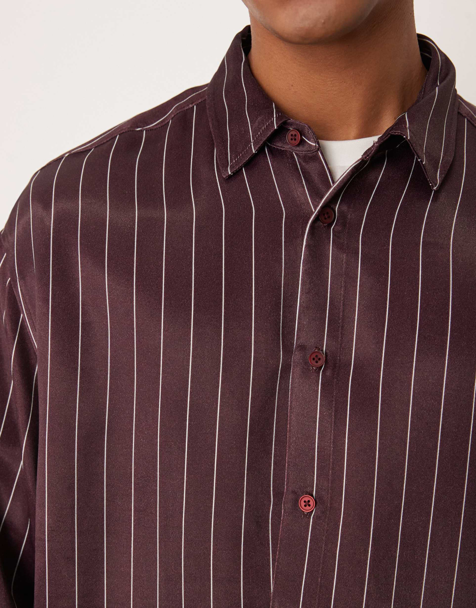 ASOS DESIGN - Camicia oversize bordeaux a righe in raso