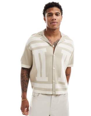 ASOS DESIGN - Camicia oversize squadrata in maglia neutro con motivo 