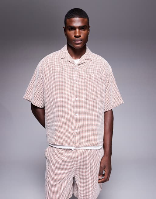 ASOS DESIGN - Camicia oversize squadrata marrone e bianca lavorata a nido d'ape con rever in coordinato