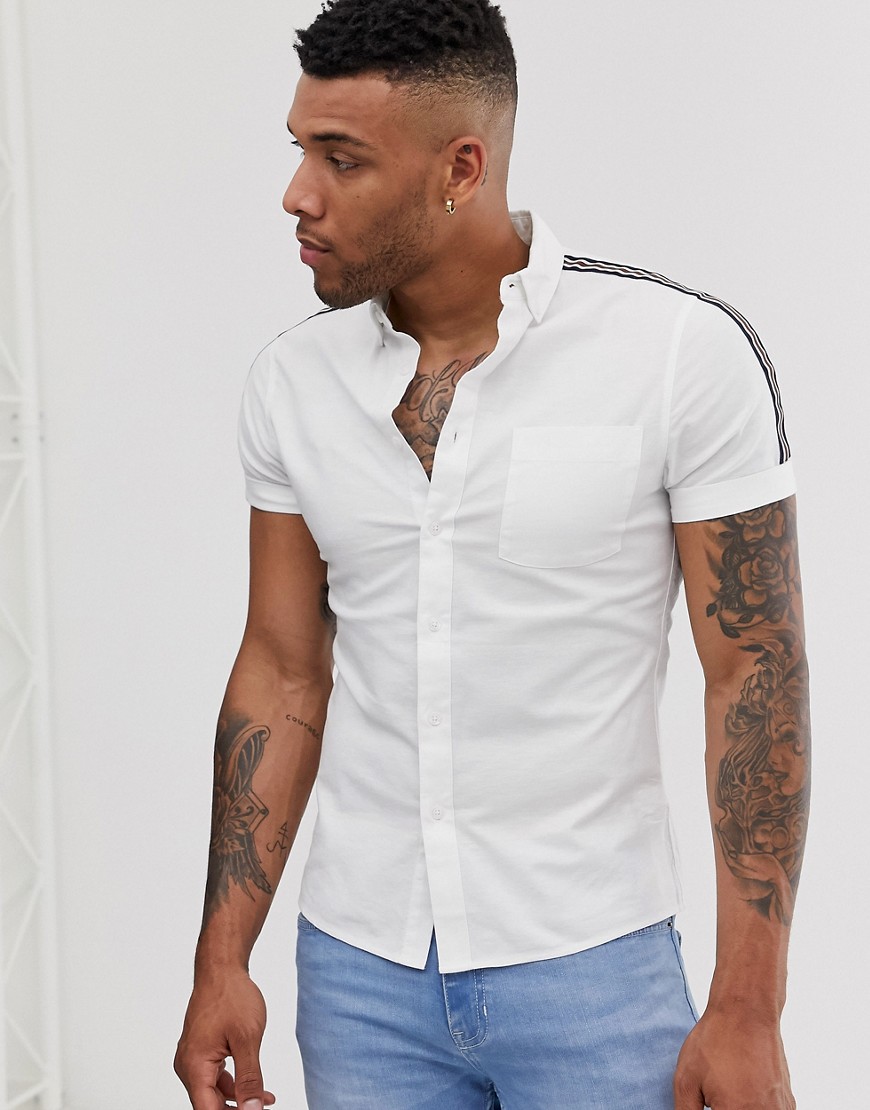 ASOS DESIGN - Camicia Oxford slim elasticizzata con fettuccia-Bianco