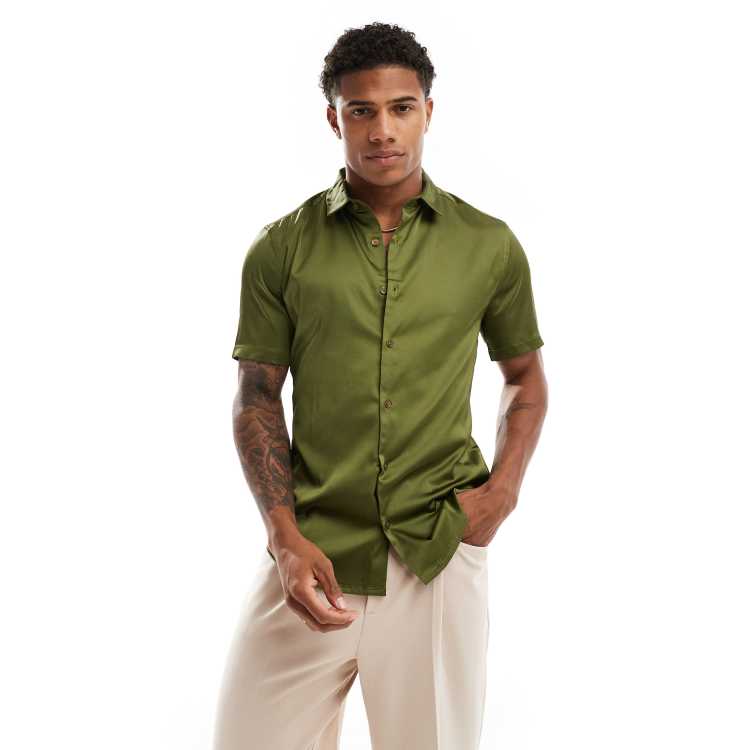 Maniche arrotolate camicia store