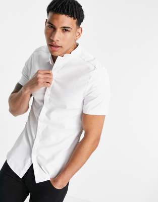ASOS DESIGN - Camicia slim da matrimonio a maniche corte in rasatello con collo alla coreana, colore bianco