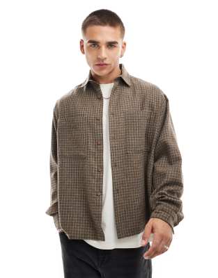 ASOS DESIGN - Camicia squadrata oversize effetto lana marrone a quadri vintage
