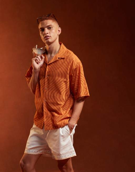 ASOS DESIGN - Camicia squadrata oversize in pizzo sangallo con motivo ondulato e rever 