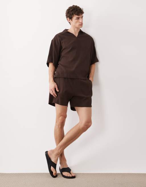 ASOS DESIGN - Camicia squadrata oversize in tessuto stropicciato marrone con rever in coordinato, 2 di 5