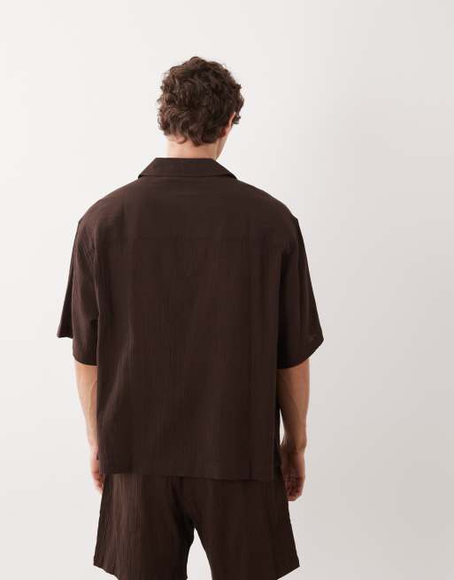 ASOS DESIGN - Camicia squadrata oversize in tessuto stropicciato marrone con rever in coordinato, 5 di 5