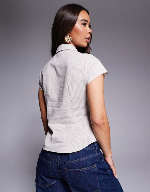 ASOS DESIGN - Camicia stretta in vita a righe con cravatta e maniche ad aletta, 3 di 4