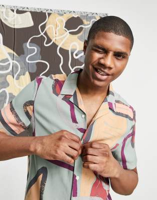 ASOS DESIGN - Camicia verde salvia vestibilità classica con rever e stampa geometrica astratta - view 1