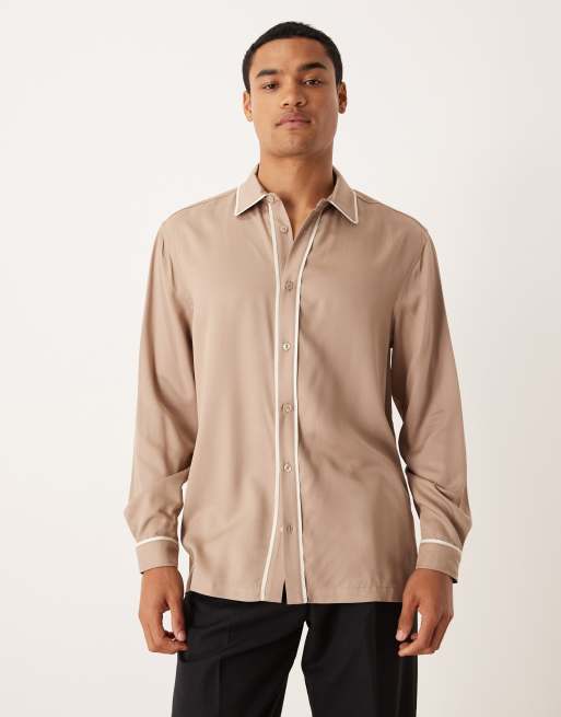 ASOS DESIGN - Camicia vestibilità classica marrone con dettagli a contrasto