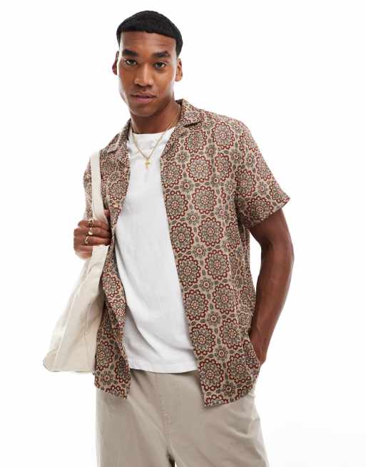 ASOS DESIGN - Camicia vestibilità comoda con rever e stampa geometrica testurizzata 