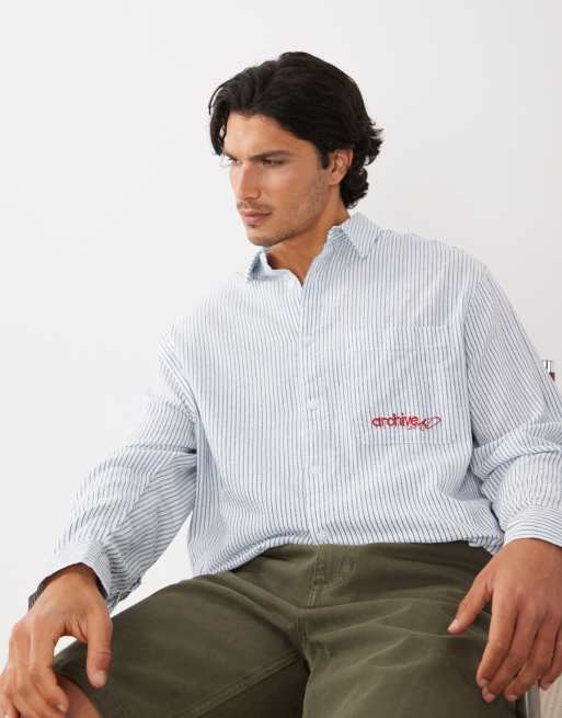 ASOS DESIGN - Camisa blanca a rayas extragrande con bordado en el pecho, 3 de 5