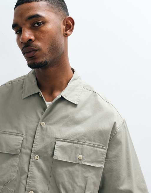 ASOS DESIGN - Camisa caqui de corte cuadrado extragrande de sarga de algodón, 3 de 5