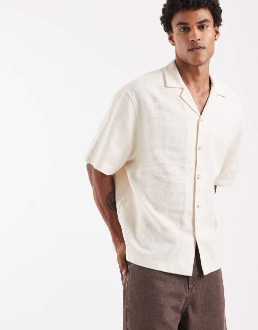 ASOS DESIGN - Camisa color crudo de corte cuadrado extragrande con cuello de solapas de tejido texturizado efecto esterilla