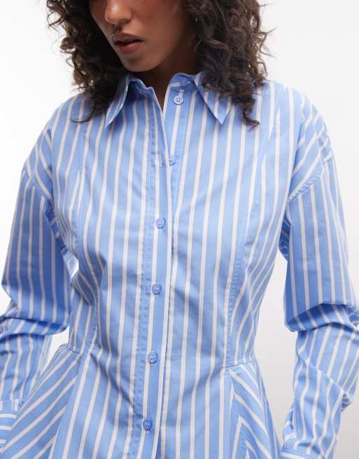 ASOS DESIGN camisa con detalle de sobrefalda a rayas azules y blancas, 3 de 4