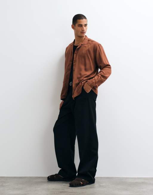 ASOS DESIGN - Camisa relaxed con cuello abierto y doble bolsillo en marrón, 5 de 5