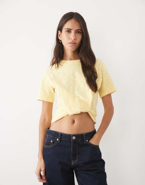 ASOS DESIGN - camiseta amarilla con detalle de lazo y tejido texturizado - view 1