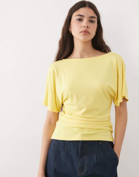 ASOS DESIGN - Camiseta amarillo limón con cintura entallada, mangas ángel y detalle de pico en la espalda - view 1