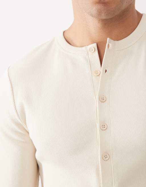 ASOS DESIGN - Camiseta beis ajustada de manga larga con cuello panadero, 3 de 5