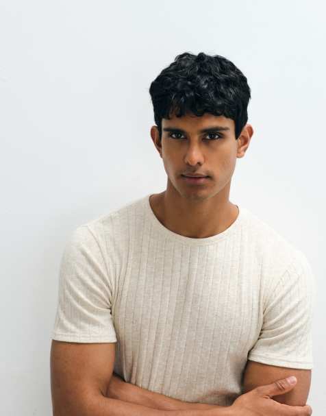 ASOS DESIGN - Camiseta beis grisáceo de corte slim de canalé con lino - view 1