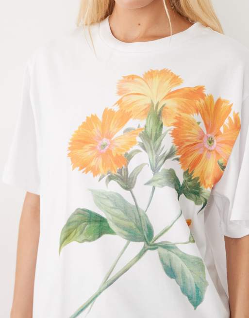 ASOS DESIGN - Camiseta blanca extragrande con estampado de flores naranjas de punto flameado, 3 de 4