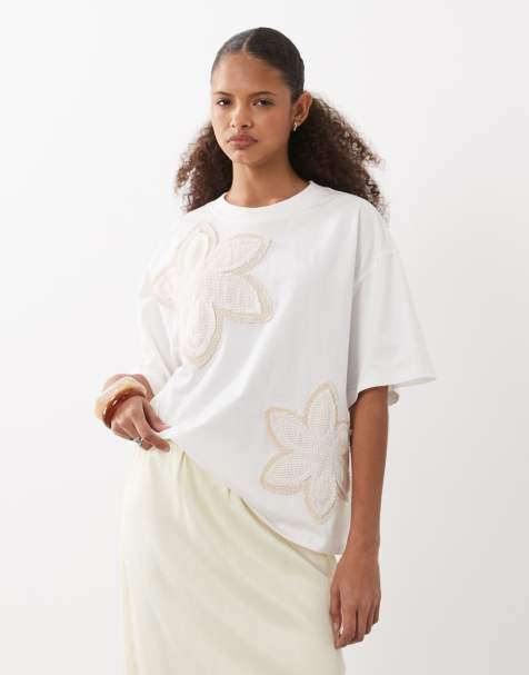 ASOS DESIGN - Camiseta color crema de corte cuadrado con flores bordadas de croché - view 1