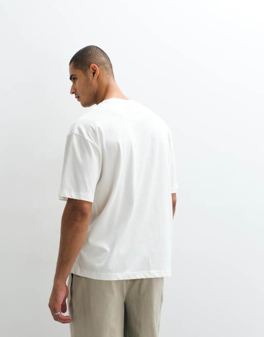 ASOS DESIGN - Camiseta color crema extragrande con estampado gráfico de caja de cerillas, 3 de 5