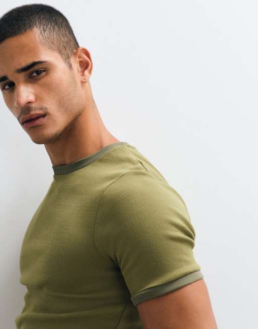 ASOS DESIGN - camiseta de corte ajustado con detalle ringer en canalé verde, 2 de 5