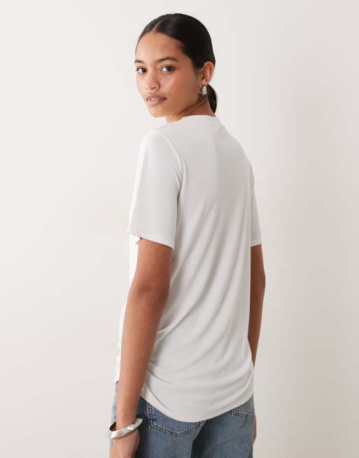 ASOS DESIGN - camiseta de manga corta con nudo y drapeado cruzado en blanco, 4 de 4