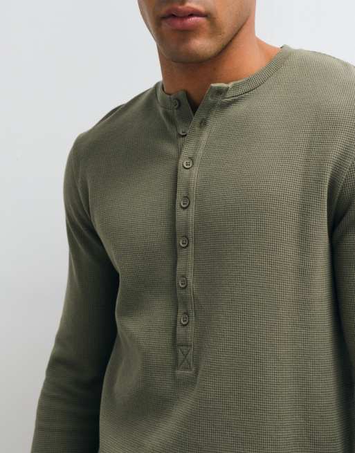 ASOS DESIGN camiseta de manga larga con cuello panadero en caqui, 4 de 5