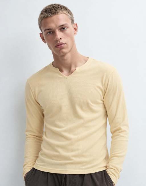 ASOS DESIGN camiseta de manga larga de corte ajustado con cuello con abertura en canalé amarillo, 9 de 10
