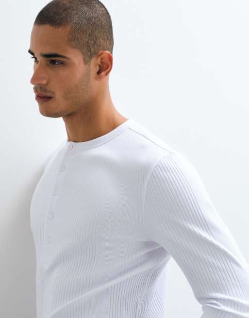 ASOS DESIGN camiseta de manga larga de corte ajustado con cuello panadero en 'smart rib' blanco, 4 de 5