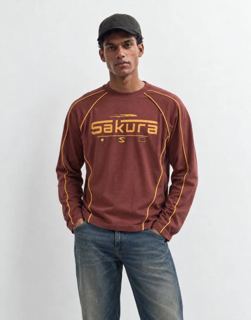 ASOS DESIGN camiseta de manga larga holgada y cuadrada con estampado Sakura y ribete en marrón, 6 de 9