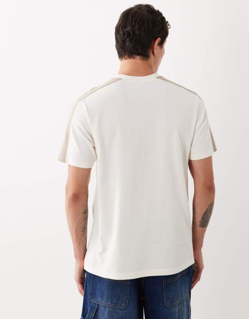 ASOS DESIGN camiseta de tejido grueso con panel en contraste en crema, 2 de 5