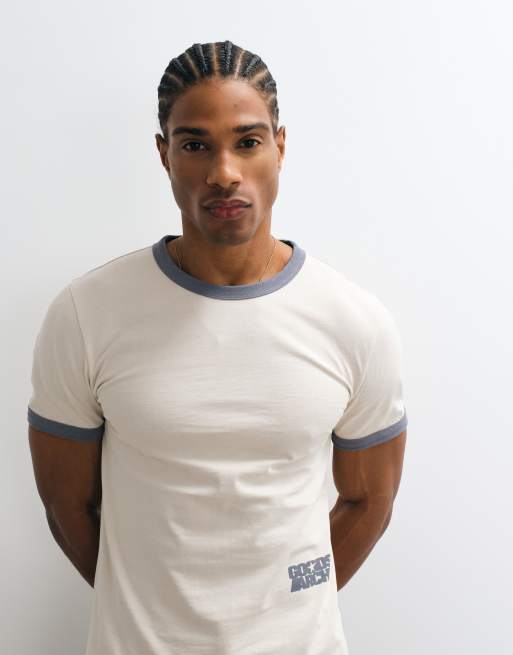 ASOS DESIGN - Camiseta gris de corte slim con ribetes y texto gráfico, 2 de 5
