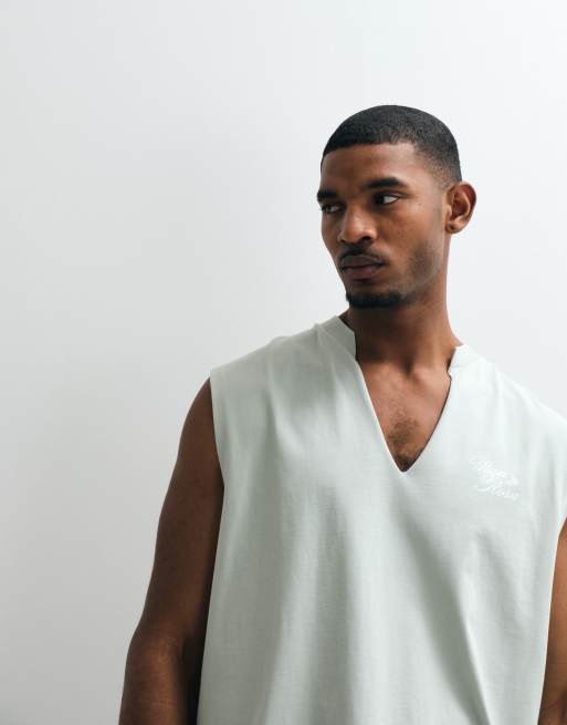 ASOS DESIGN - Camiseta gris sin mangas de corte cuadrado extragrande con cuello de pico, 4 de 5