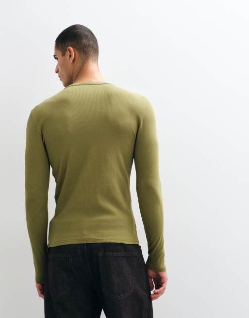 ASOS DESIGN camiseta henley de manga larga de corte ajustado en canalé caqui, 5 de 8