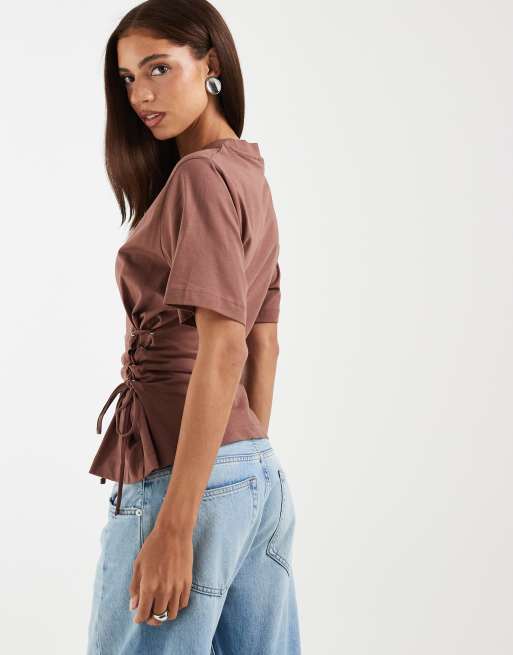 ASOS DESIGN - Camiseta marrón chocolate con lazada lateral y cordones, 3 de 4