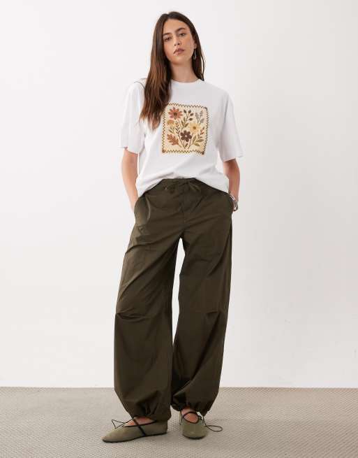 ASOS DESIGN - camiseta oversize blanca con gráfico de flores de croché, 2 de 4