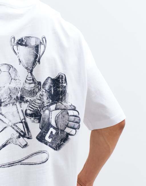 ASOS DESIGN camiseta oversize con gráfico de fútbol en blanco, 4 de 5