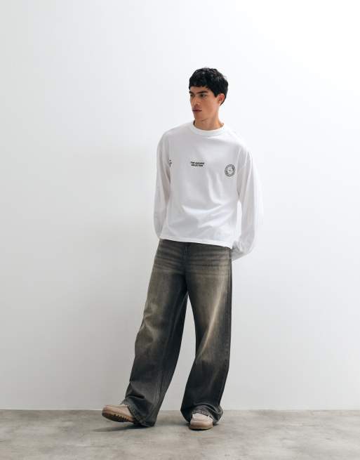 ASOS DESIGN - camiseta oversize de corte boxy y manga larga con paneles en las mangas y gráfico de texto en blanco, 3 de 5