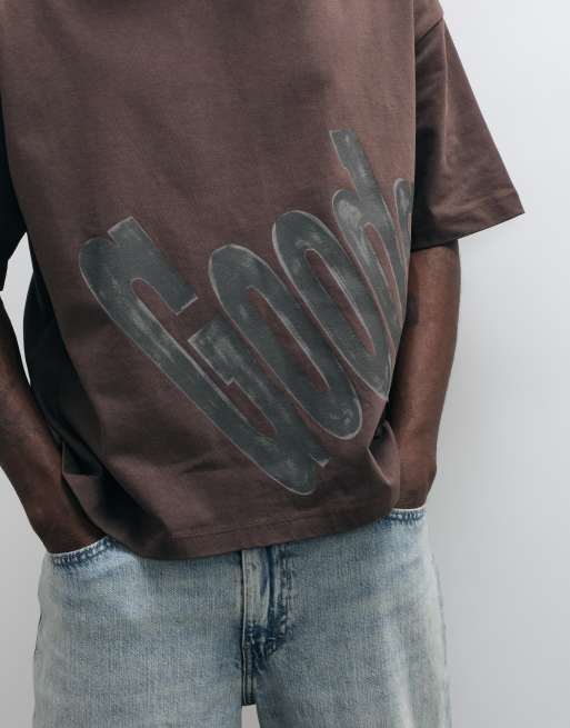 ASOS DESIGN camiseta oversize de corte cuadrado con estampado de texto en marrón, 3 de 5