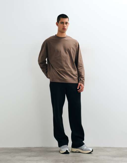 ASOS DESIGN camiseta oversize de manga larga en marrón, 3 de 5