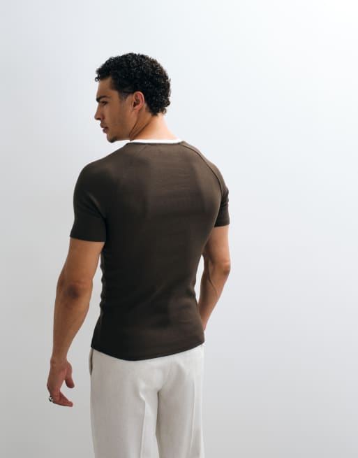 ASOS DESIGN - camiseta ringer de corte ajustado con manga raglán en canalé marrón, 4 de 5