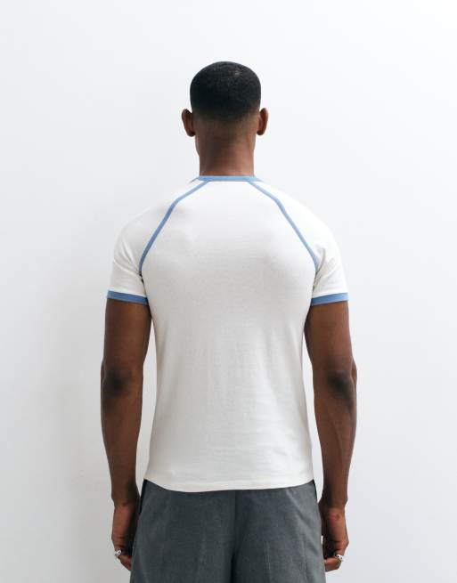 ASOS DESIGN - camiseta ringer de corte slim con manga raglán en crema y azul, 4 de 5
